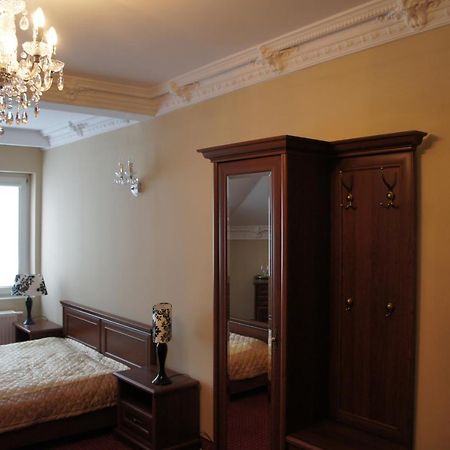 Villa DemetriosKaluszyn  エクステリア 写真