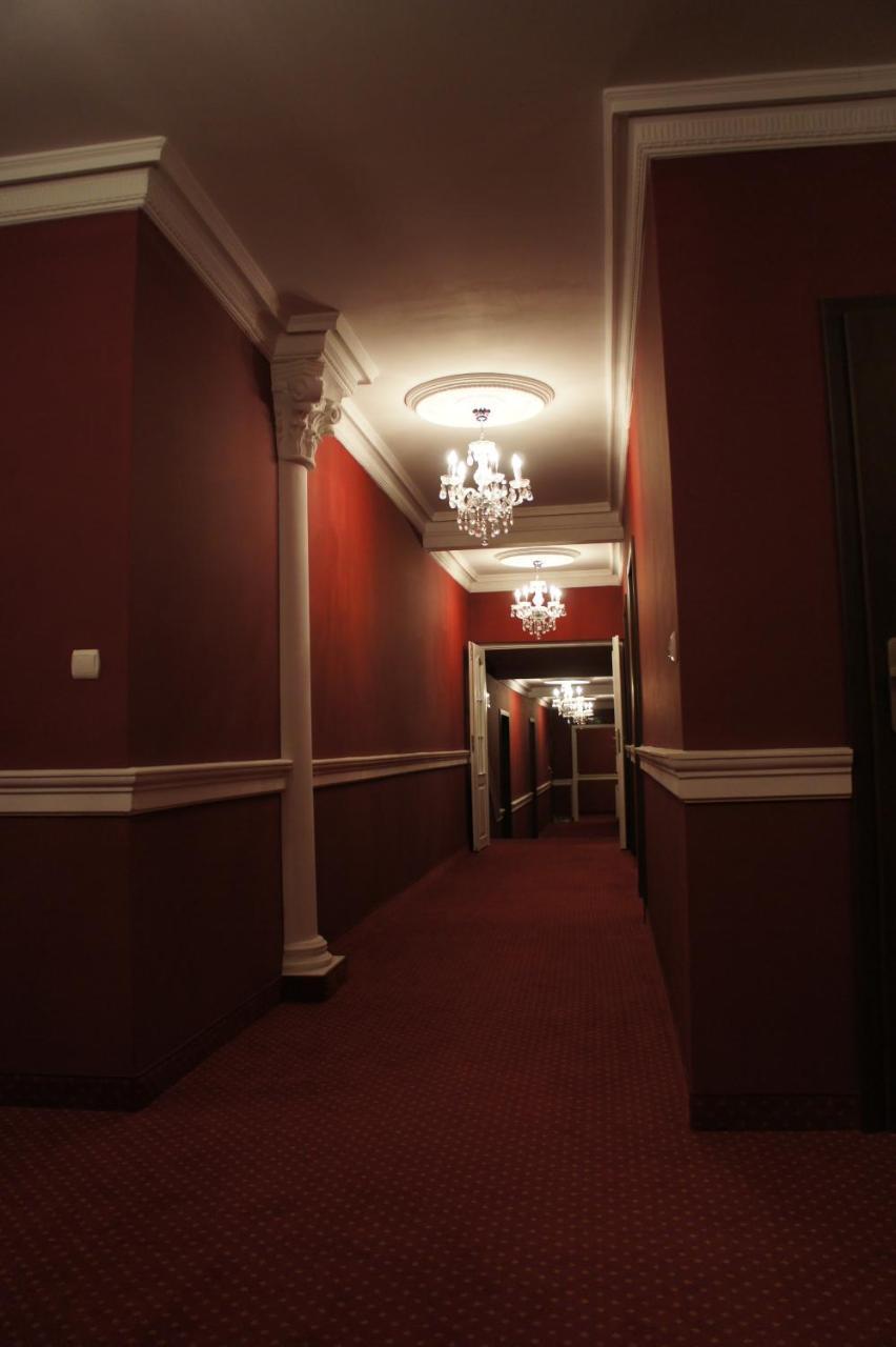 Villa DemetriosKaluszyn  エクステリア 写真